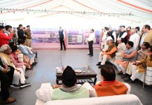 मुख्यमंत्री धामी ने मंच व्यवस्था, बैठने की व्यवस्था, पार्किंग, पेयजल, विद्युत आपूर्ति, स्वच्छता तथा यातायात प्रबंधन सहित सभी व्यवस्थाओं की गहन समीक्षा की