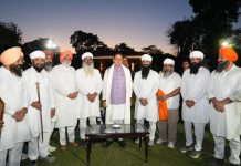 मुख्यमंत्री धामी ने कहा कि हेमकुंड साहिब के लिए प्रस्तावित रोपवे परियोजना लगभग ₹1700–₹1800 करोड़ की लागत से विकसित की जा रही है