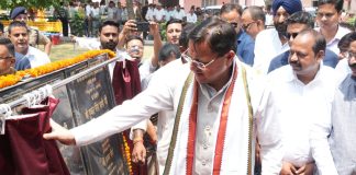 मुख्यमंत्री धामी ने कहा कि यह पुस्तकालय केवल किताबों का संग्रह नहीं बल्कि युवाओं के सपनों को साकार करने का एक सशक्त माध्यम बनेगा