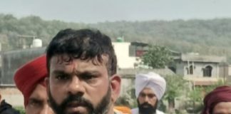 श्री गुरु राम राय दरबार साहिब की संगतों ने पकड़ा भू-माफिया नितिन मनेरिया को, व पुलिस प्रशासन के हवाले किया