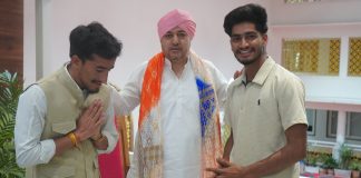 ईट राइट यूथ हैकथॉन में प्रथम स्थान से बढ़ा एसजीआरआर का गौरव, श्रीमहंत देवेन्द्र दास जी महाराज ने दी शुभकामनाएं