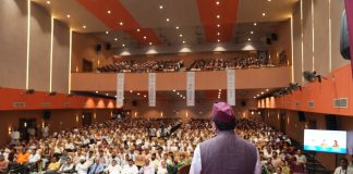 मुख्यमंत्री धामी ने विश्वास व्यक्त किया कि पंतनगर विश्वविद्यालय का पूर्व छात्र परिवार आने वाले वर्षों में न केवल विश्वविद्यालय के विकास, बल्कि उत्तराखंड और राष्ट्र निर्माण में भी महत्वपूर्ण भूमिका निभाएगा।