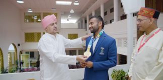 योग शिक्षा में एसजीआरआर विश्वविद्यालय की बड़ी उपलब्धि, छात्र सुमीर ज्ञवाली बने विश्व विजेता टीम का हिस्सा