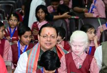 बच्चों के बीच जन्मदिन मनाते हुए भावुक हुए मुख्यमंत्री धामी, बोले—उनके चेहरों की खुशी सबसे खास उपहार