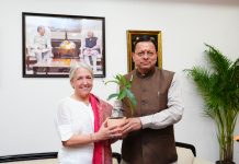 मुख्यमंत्री श्री पुष्कर सिंह धामी ने कहा कि ऋषिकेश में अंतरराष्ट्रीय फिल्म परियोजना की शूटिंग से उत्तराखण्ड की सांस्कृतिक एवं आध्यात्मिक विरासत को वैश्विक स्तर पर और अधिक पहचान मिलेगी